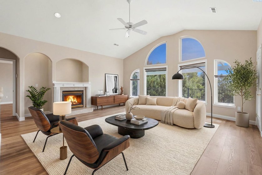 MLS# 294551 This well-maintained home is ideal for - photo 14