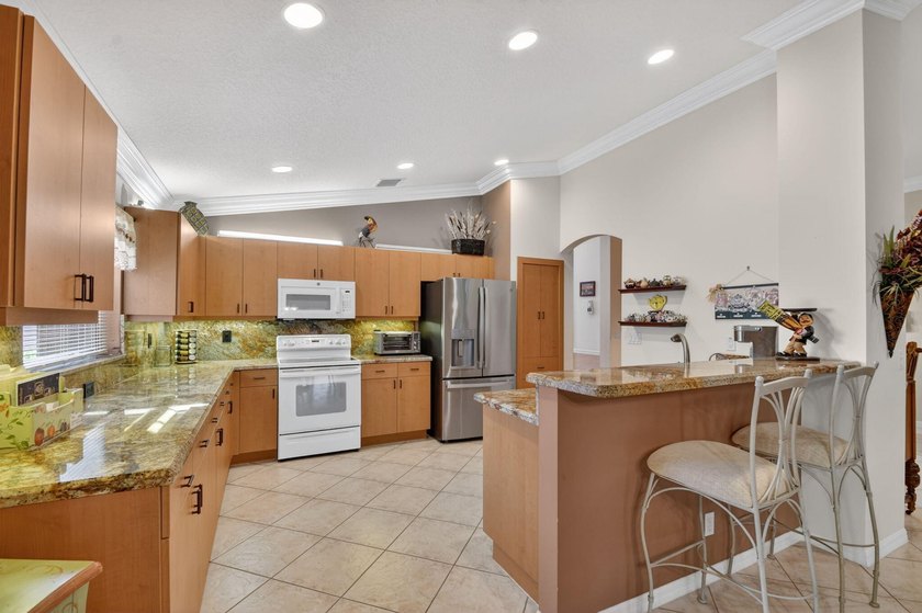 Enjoy the best of 55+ living at Bellaggio in this beautifully - photo 14