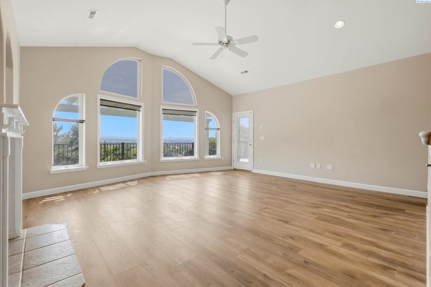 MLS# 294551 This well-maintained home is ideal for - photo 15