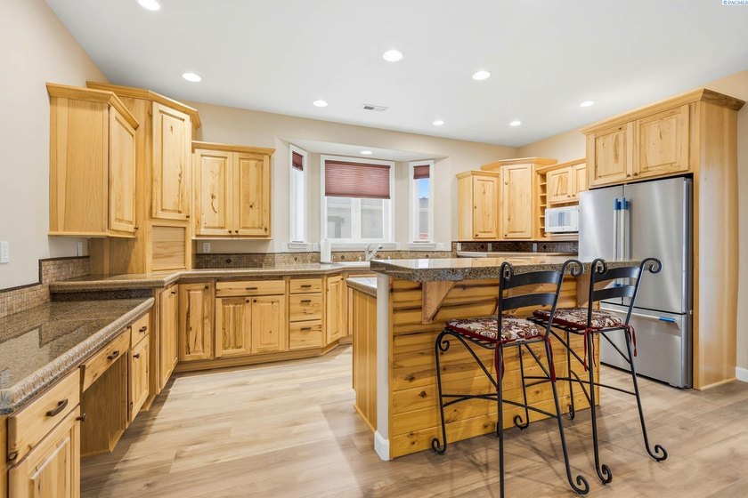 MLS# 294551 This well-maintained home is ideal for - photo 21