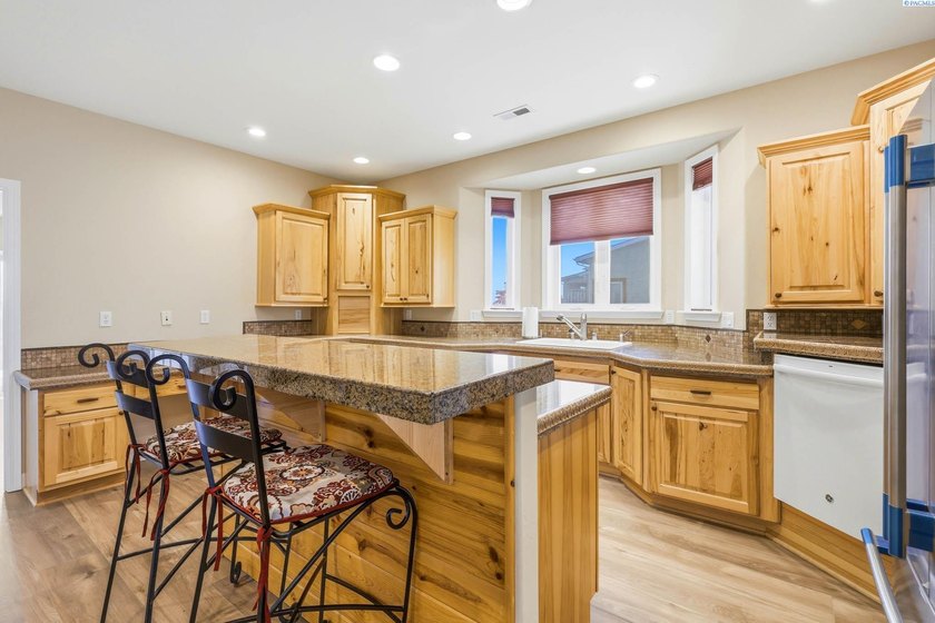 MLS# 294551 This well-maintained home is ideal for - photo 22