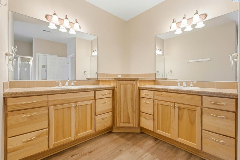 MLS# 294551 This well-maintained home is ideal for - photo 32