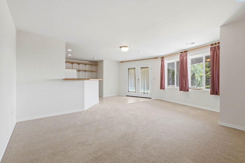 MLS# 294551 This well-maintained home is ideal for - photo 41
