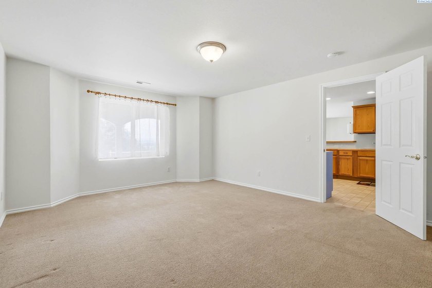 MLS# 294551 This well-maintained home is ideal for - photo 45