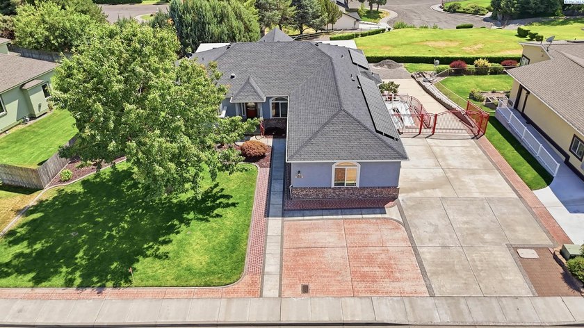 MLS# 294551 This well-maintained home is ideal for - photo 47