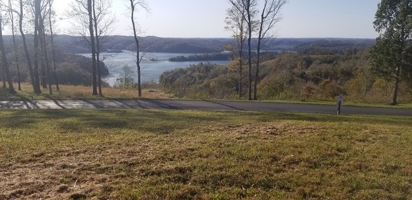 Come relax and unwind at beautiful Dale Hollow Lake! This - photo 2