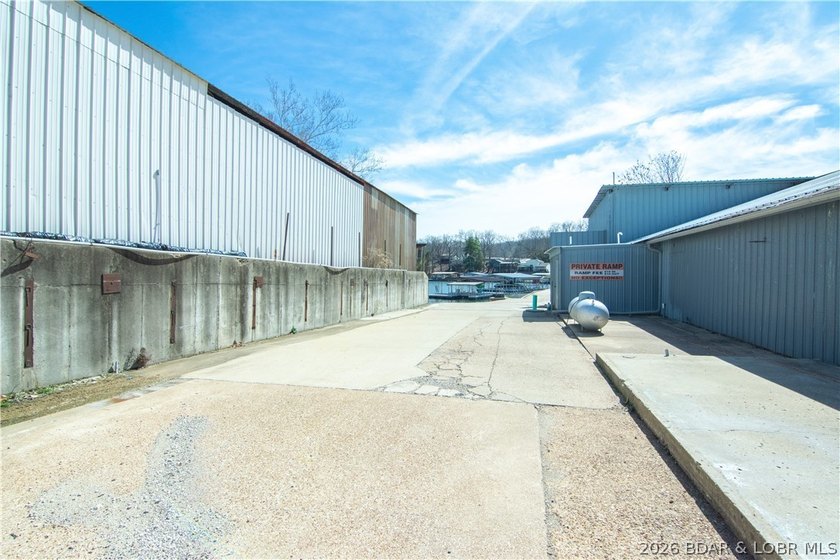 Waterfront business opportunity on Lake of the Ozarks. If you - photo 20