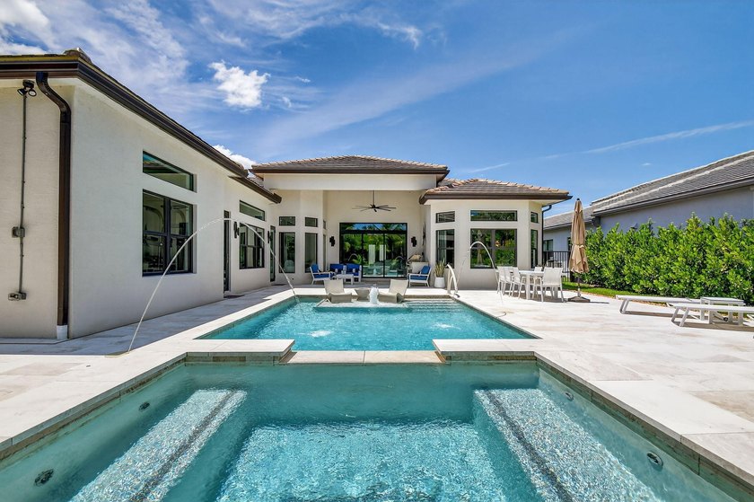 Enjoy total privacy in your own magnificent resort-style - photo 3