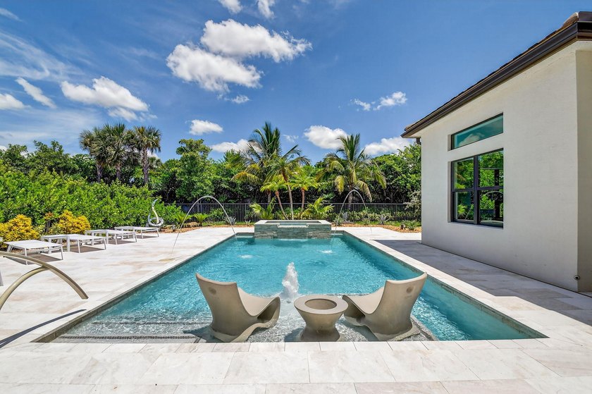 Enjoy total privacy in your own magnificent resort-style - photo 8