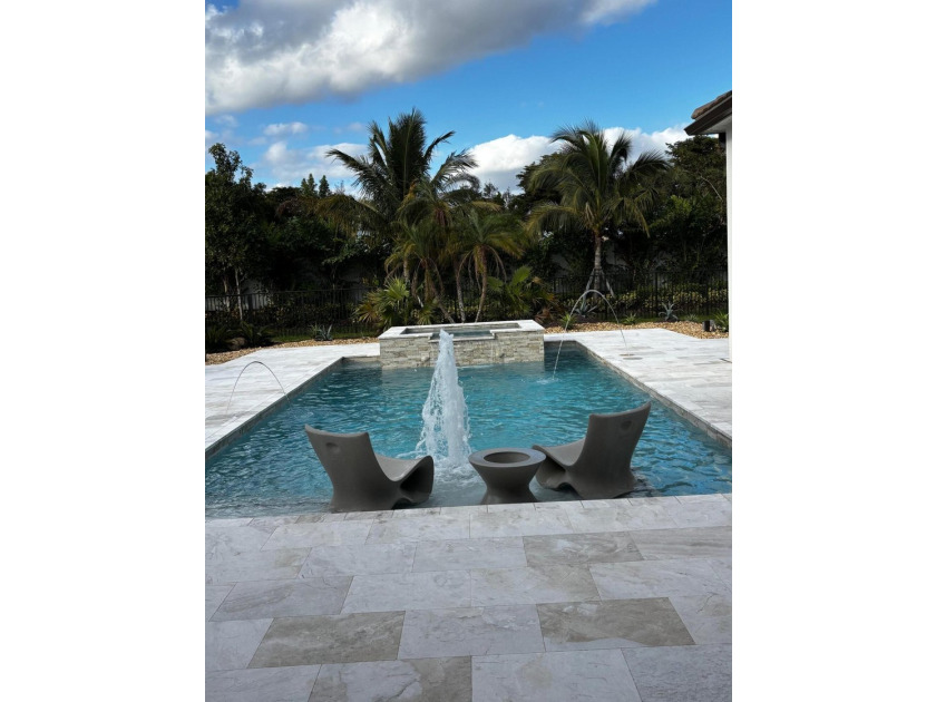 Enjoy total privacy in your own magnificent resort-style - photo 10
