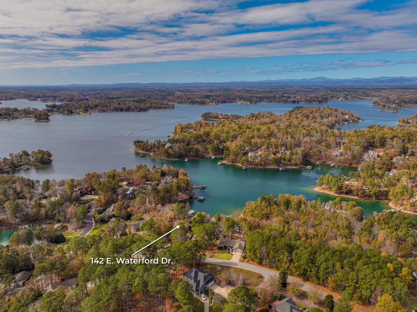 Living, Entertaining and Storage Galore on Lake Keowee SOLD - photo 30