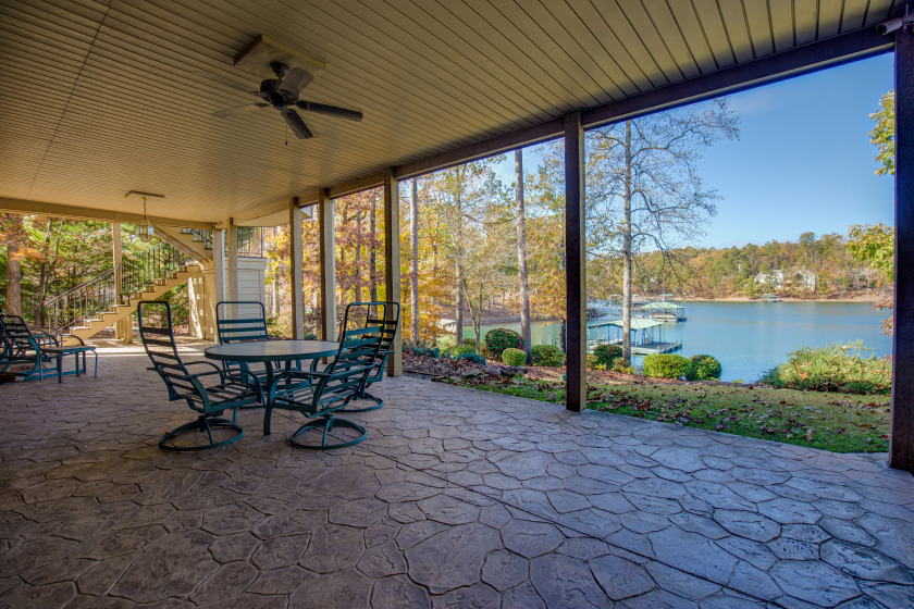 Living, Entertaining and Storage Galore on Lake Keowee SOLD - photo 21