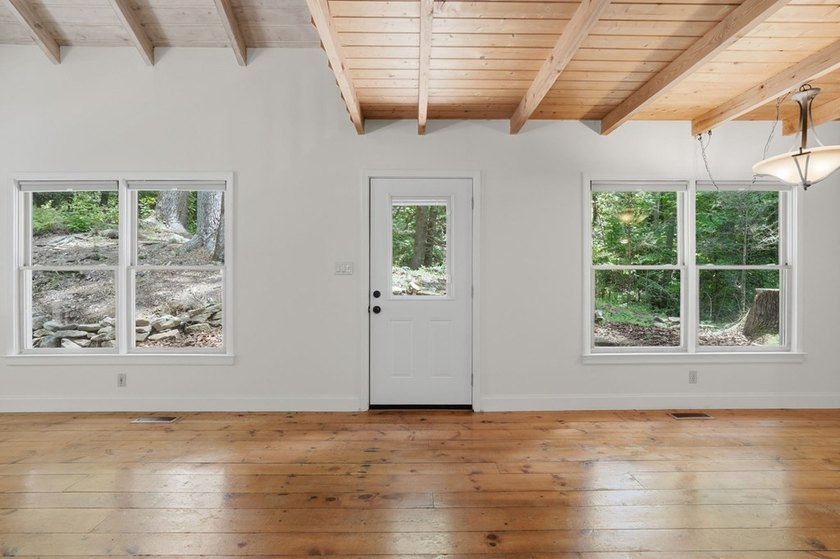Welcome to your mountain retreat in the highly sought-after - photo 12