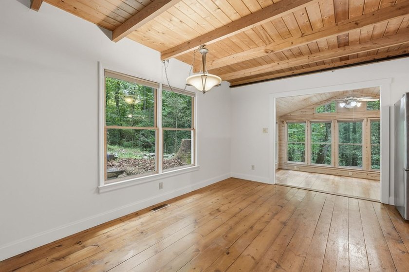 Welcome to your mountain retreat in the highly sought-after - photo 14