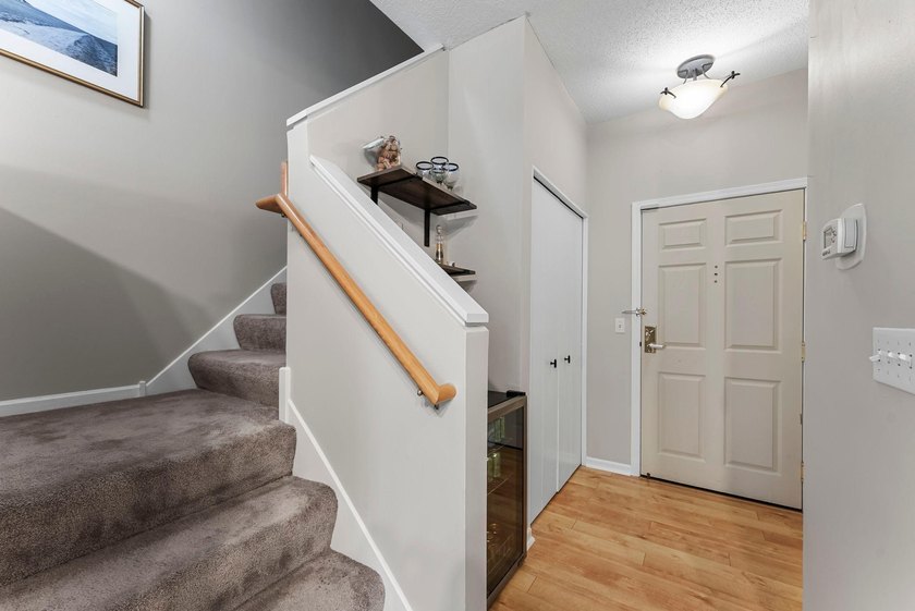 Rare North Loop townhome-style condo with private entry and - photo 15