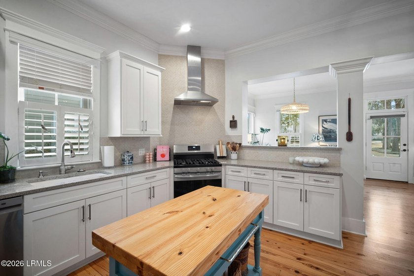 PRICED UNDER JUNE 2026 APPRAISED VALUE!!! Come Home to this - photo 19