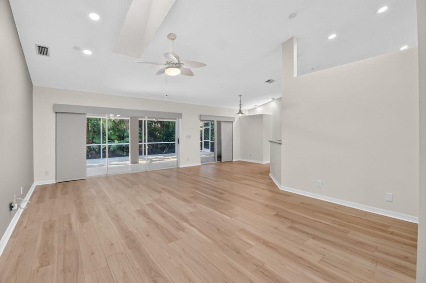 Move right into this beautifully updated 4-bedroom, 3-bath - photo 10