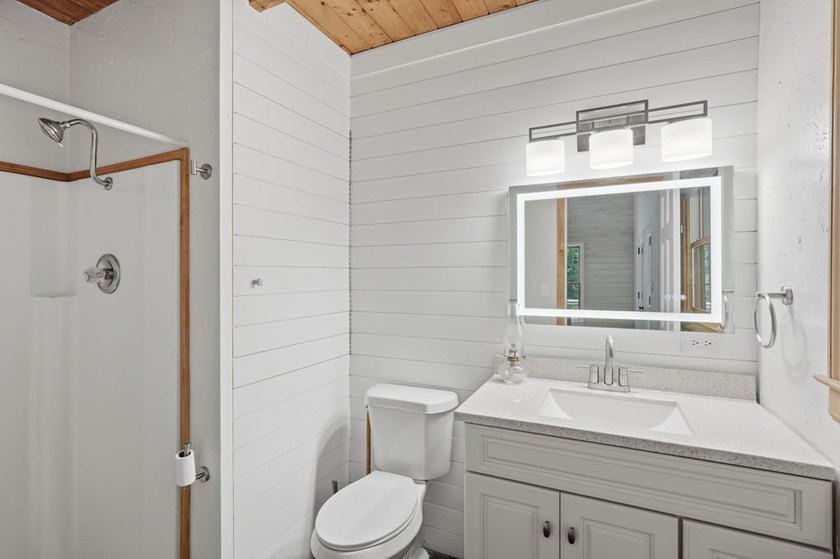 Welcome to your mountain retreat in the highly sought-after - photo 33