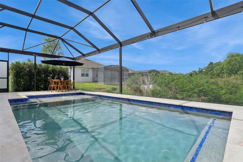 Under contract-accepting backup offers. Welcome to this - photo 11