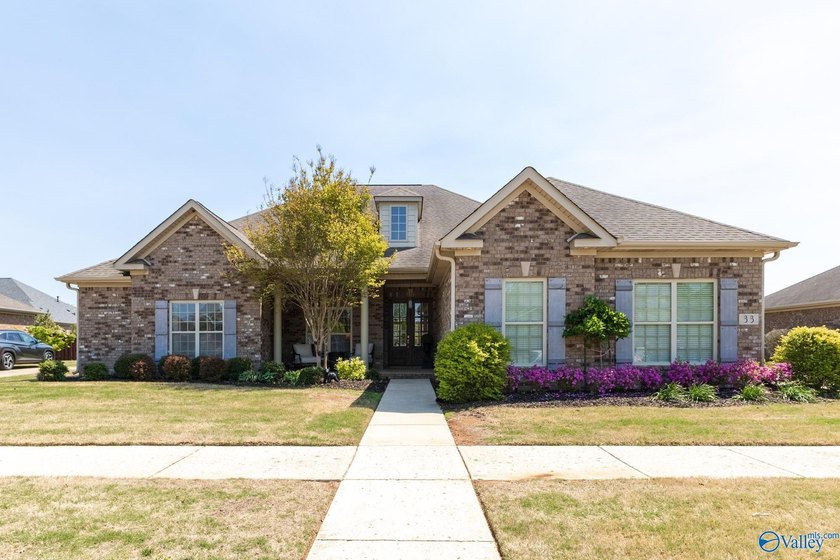 Luxury meets lifestyle in this updated Lake Forest retreat - photo 11