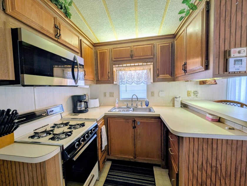 Experience the ultimate Florida lifestyle in this beautifully - photo 12