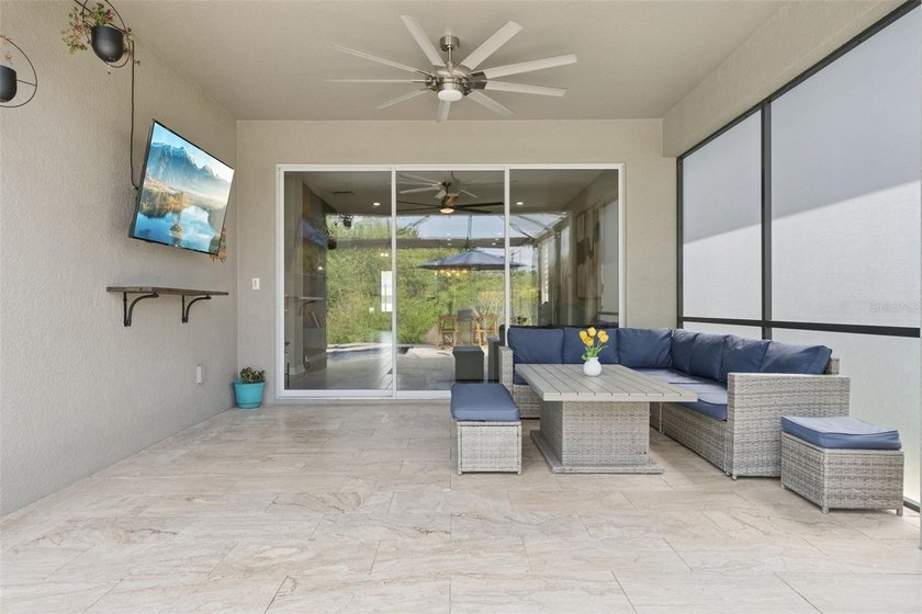 Under contract-accepting backup offers. Welcome to this - photo 17