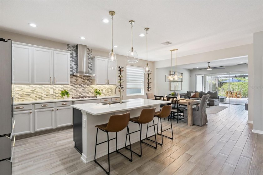 Under contract-accepting backup offers. Welcome to this - photo 18