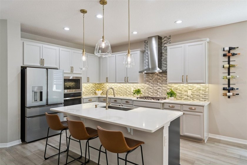 Under contract-accepting backup offers. Welcome to this - photo 19
