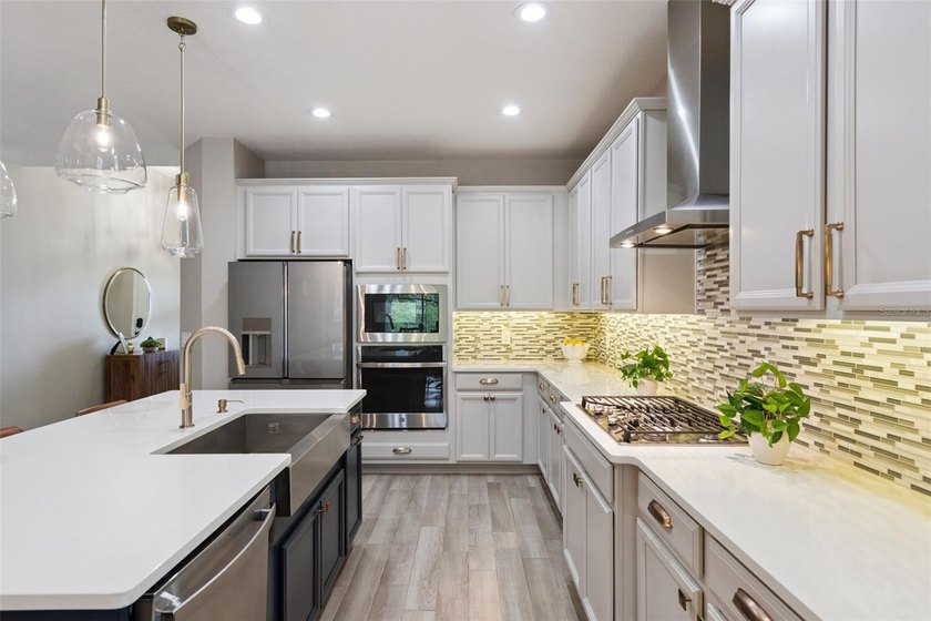 Under contract-accepting backup offers. Welcome to this - photo 22
