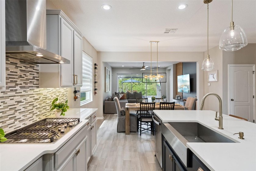 Under contract-accepting backup offers. Welcome to this - photo 24