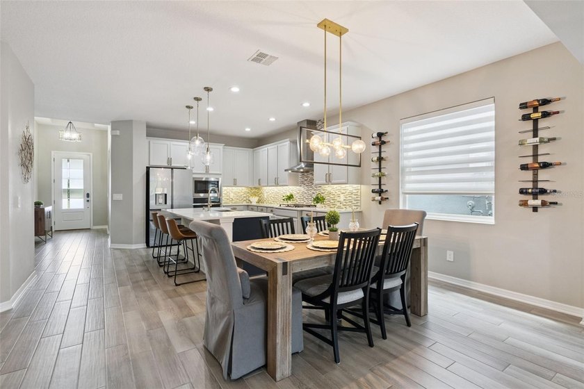 Under contract-accepting backup offers. Welcome to this - photo 25