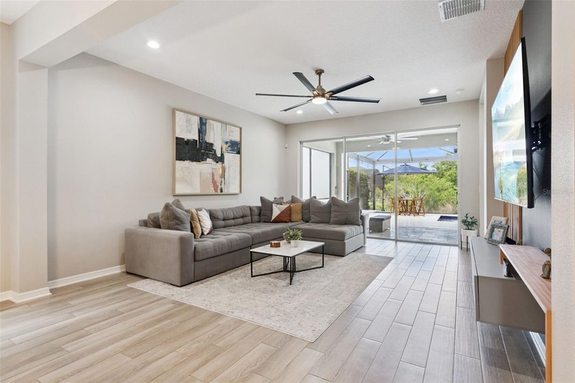Under contract-accepting backup offers. Welcome to this - photo 30