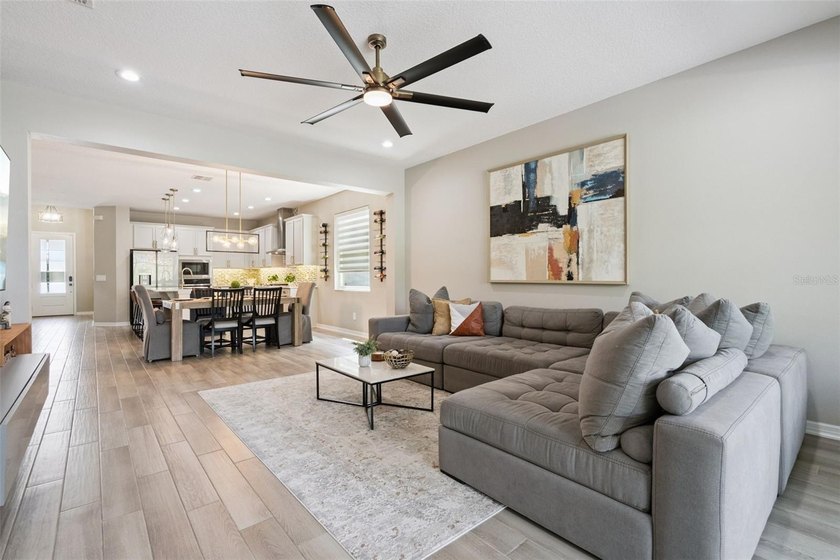 Under contract-accepting backup offers. Welcome to this - photo 31