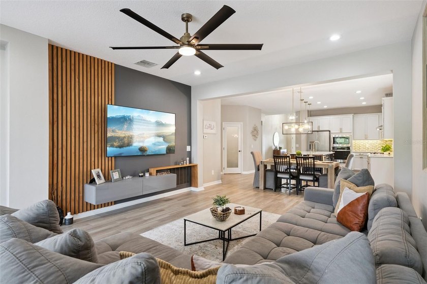 Under contract-accepting backup offers. Welcome to this - photo 32