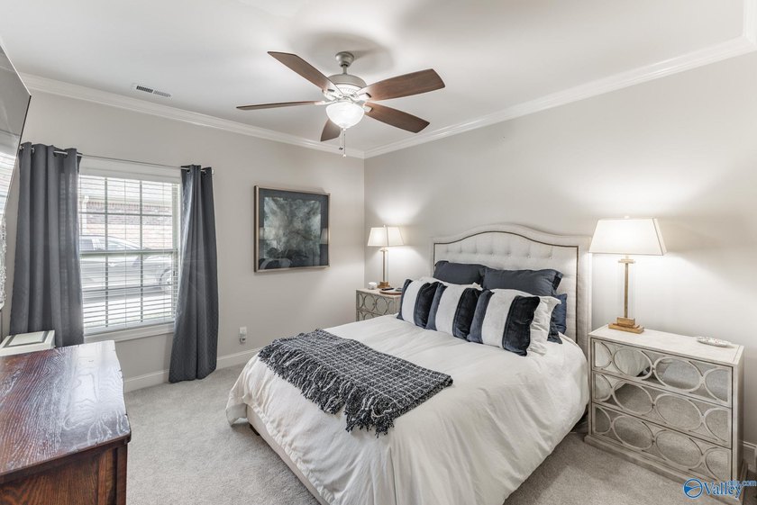 Luxury meets lifestyle in this updated Lake Forest retreat - photo 33