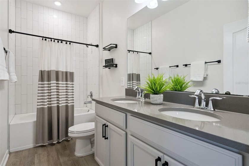 Under contract-accepting backup offers. Welcome to this - photo 46