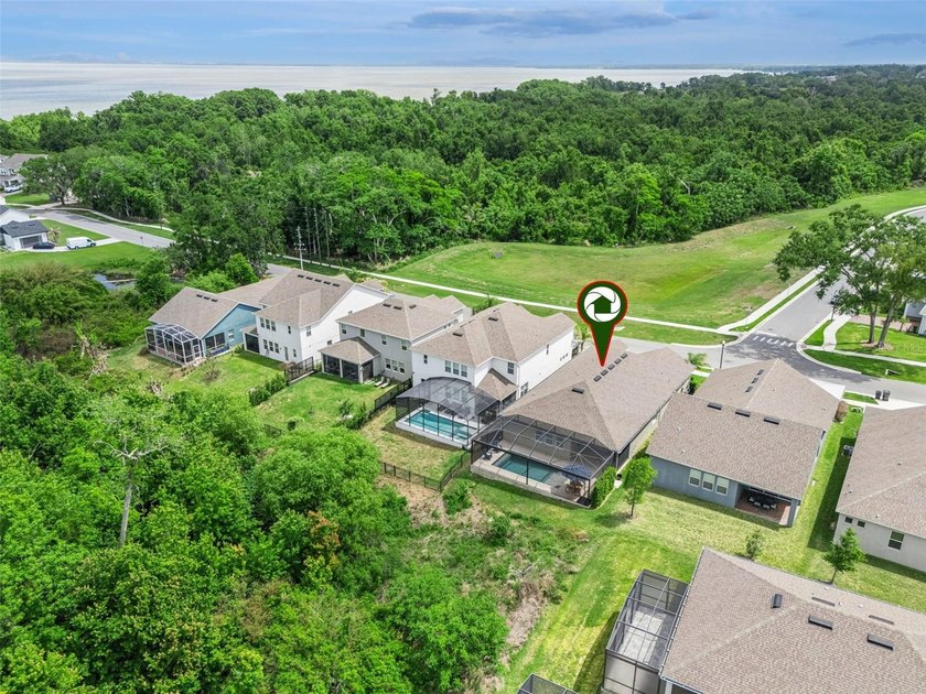 Under contract-accepting backup offers. Welcome to this - photo 51