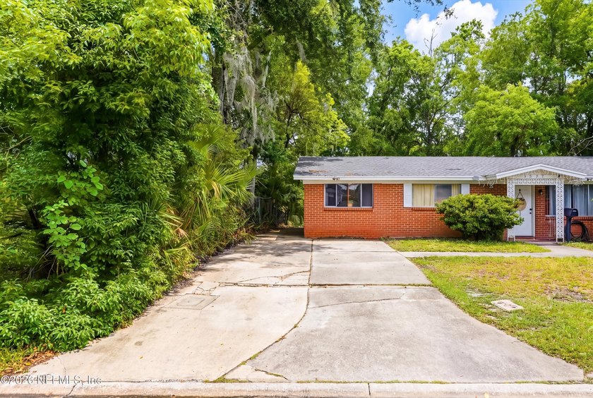 Welcome to this Charming 4-bedroom, 2-full bath home in the - photo 6