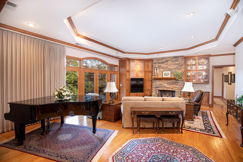 Living, Entertaining and Storage Galore on Lake Keowee SOLD - photo 10