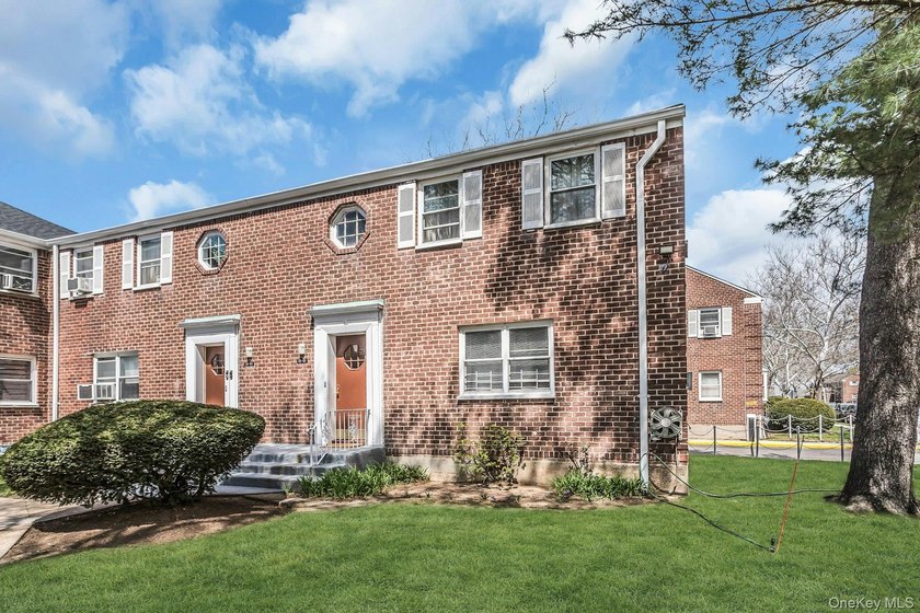 Lovely Fully Renovated 1 Bedroom, 1 Bathroom Corner Unit - photo 14