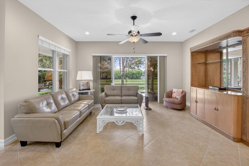 Welcome to this beautifully maintained 3-bedroom, 2.5-bath - photo 2