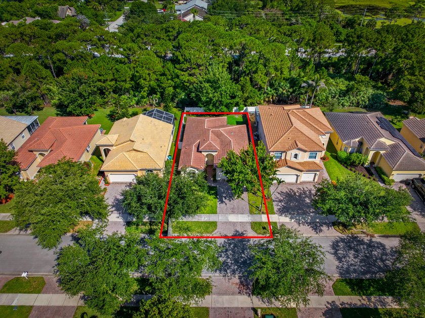 This 3BD/2BA CBS home is located in the gated community of - photo 41