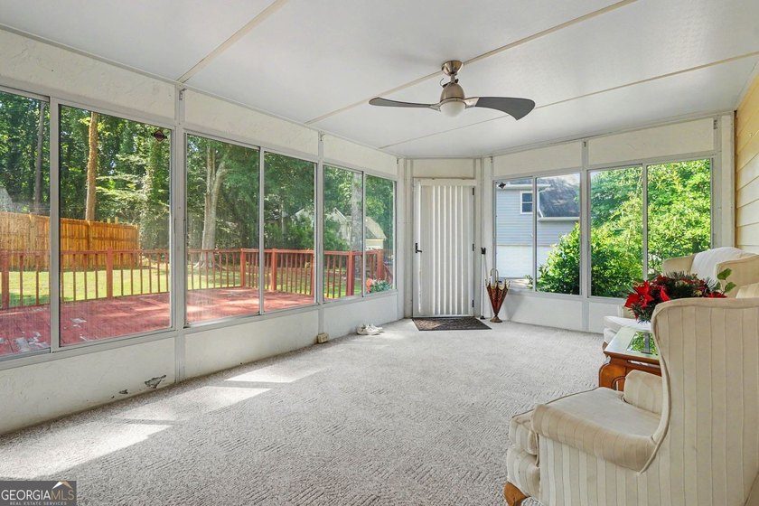 Welcome home to this exquisitely designed Classic Traditional - photo 47