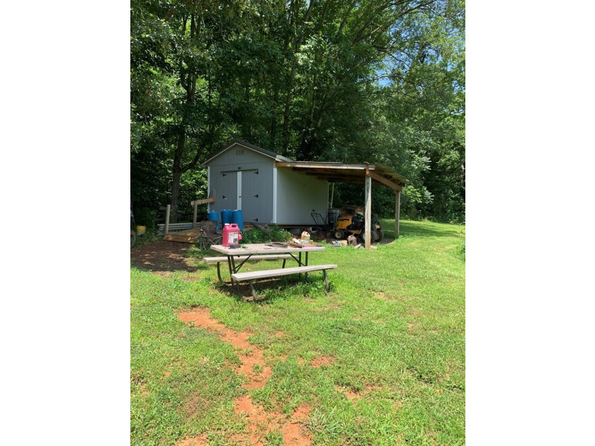 Private retreat, just outside the City of Sparta ! 3 plus acres - photo 7