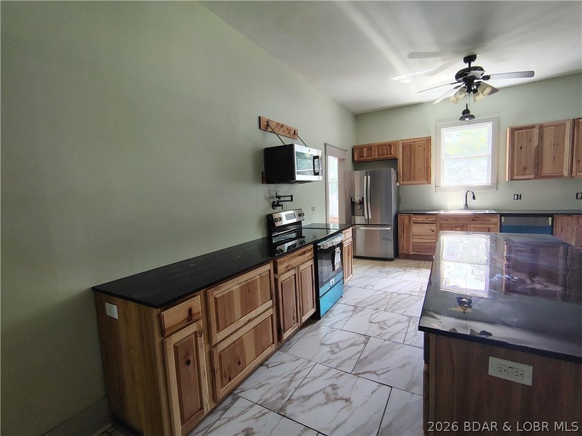 BARGAIN PRICED - MOTIVATED SELLERS! Historic Charm Meets Modern - photo 16