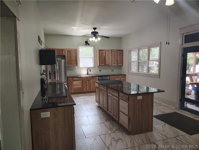 BARGAIN PRICED - MOTIVATED SELLERS! Historic Charm Meets Modern - photo 17