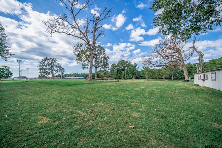 Just minutes from Lake Jacksonville, this beautifully renovated - photo 40
