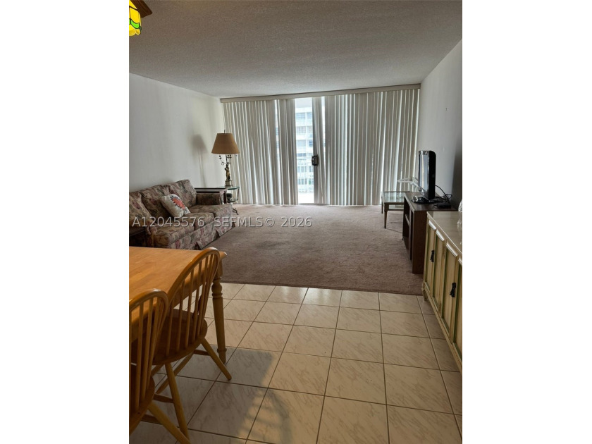 Spacious 1-Bedroom, 1-Bathroom Unit with Bay View in Beautiful - photo 5