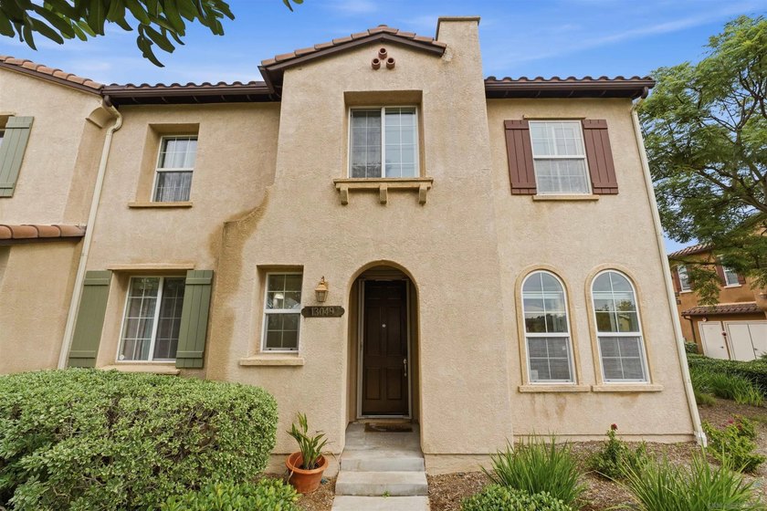 Rarely available and highly coveted home in the Airoso community - photo 3