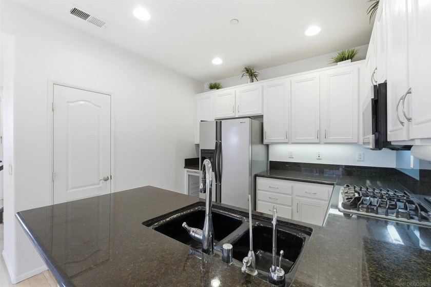 Rarely available and highly coveted home in the Airoso community - photo 10